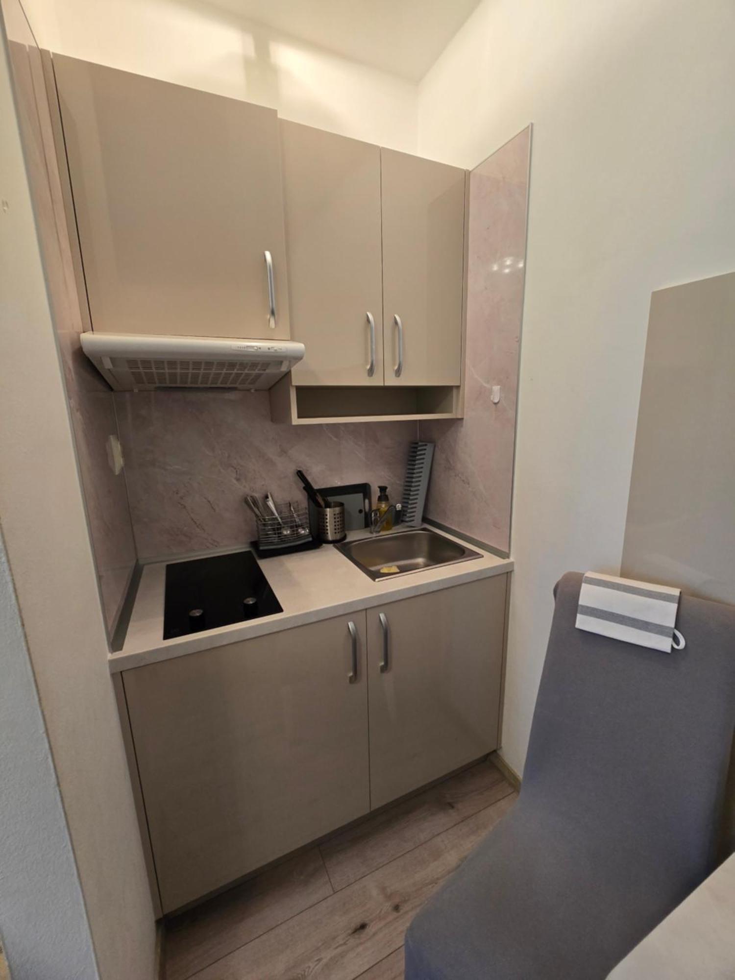 Apartman Elizabeth Bešeňová Екстериор снимка