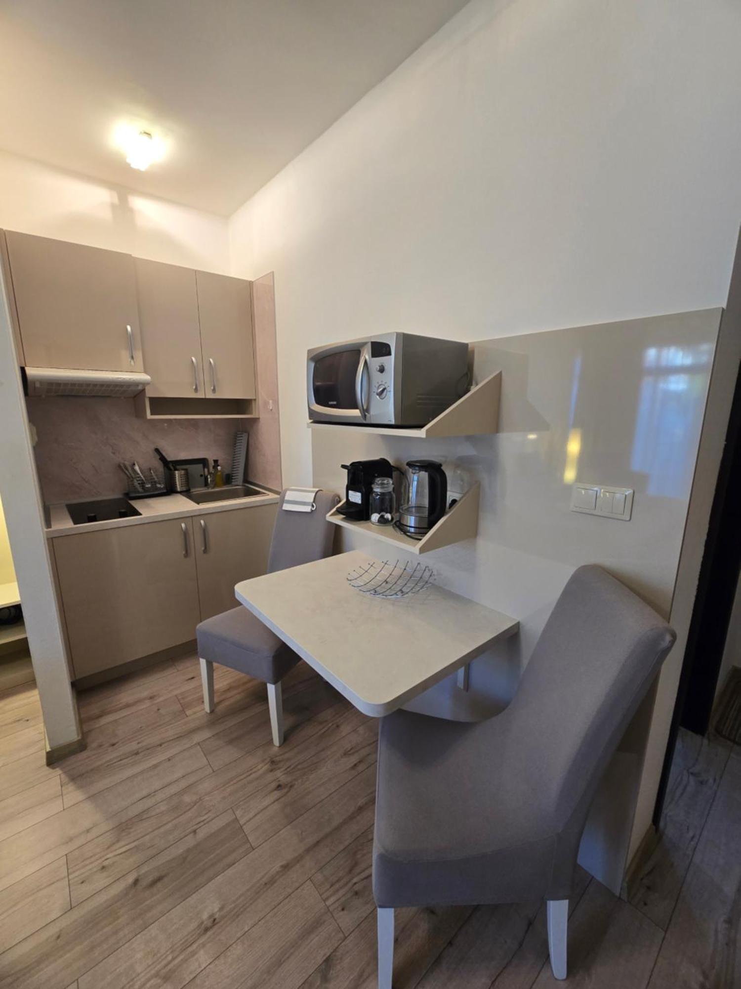 Apartman Elizabeth Bešeňová Екстериор снимка