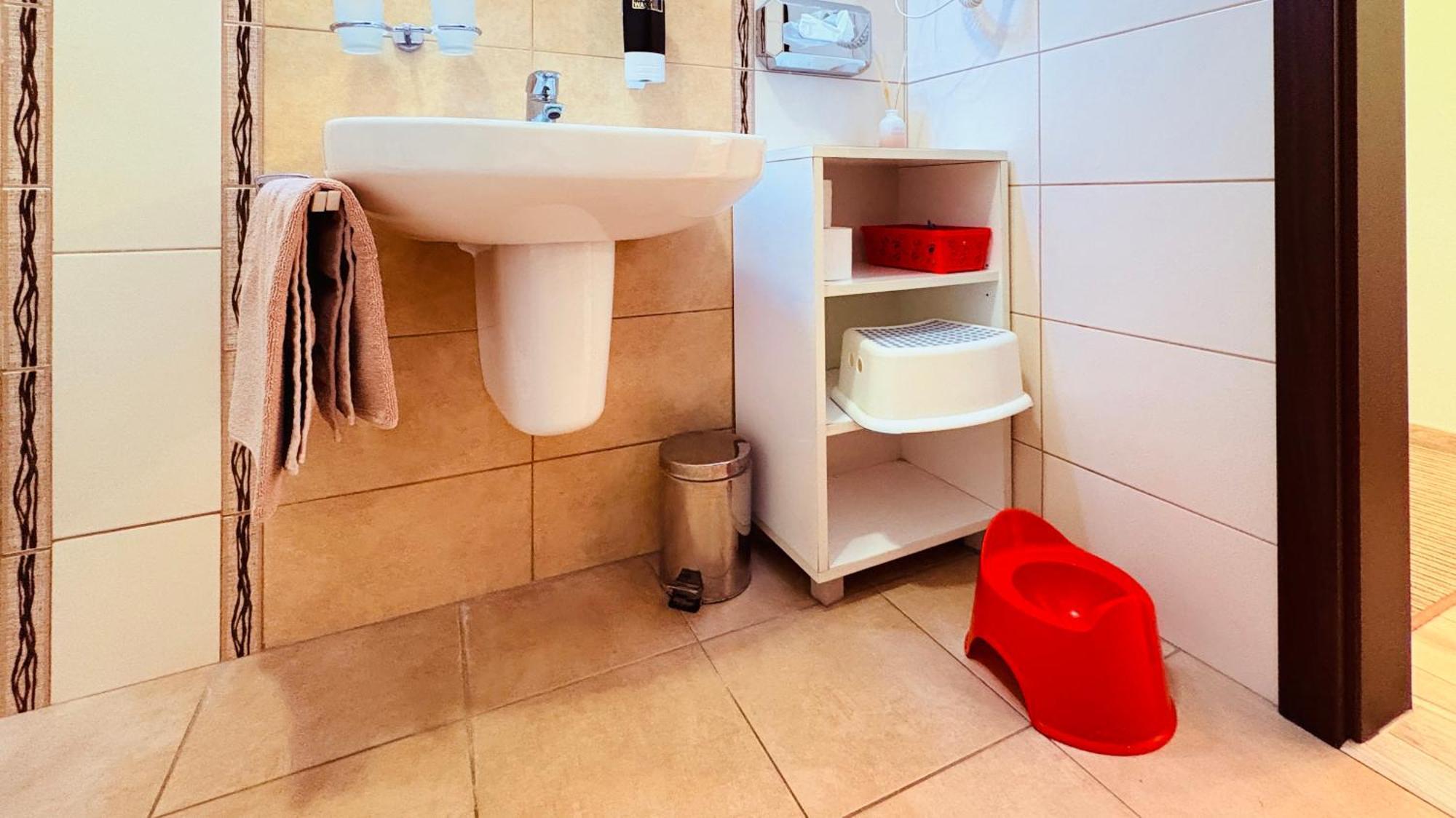 Apartman Elizabeth Bešeňová Екстериор снимка